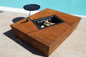 Le brasero Lounge en corten ou métal noir 
